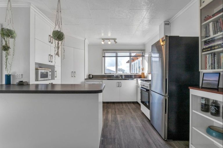 Photo of property in 12 Craig Street, Stratford, 4332