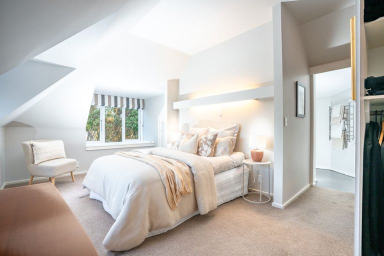 Photo of property in 34 Seatoun Heights Road, Seatoun, Wellington, 6022