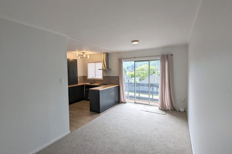 Photo of property in 1/6 Main Road, Wainuiomata, Lower Hutt, 5014