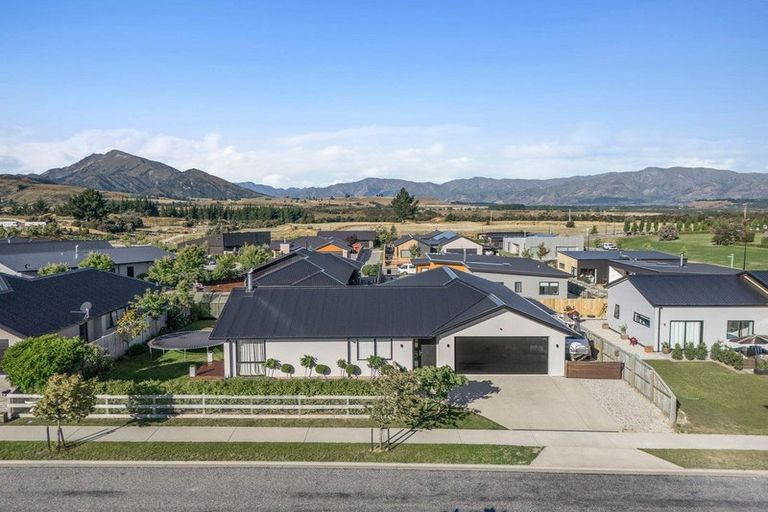 Photo of property in 4 Rua Street, Albert Town, Wanaka, 9305
