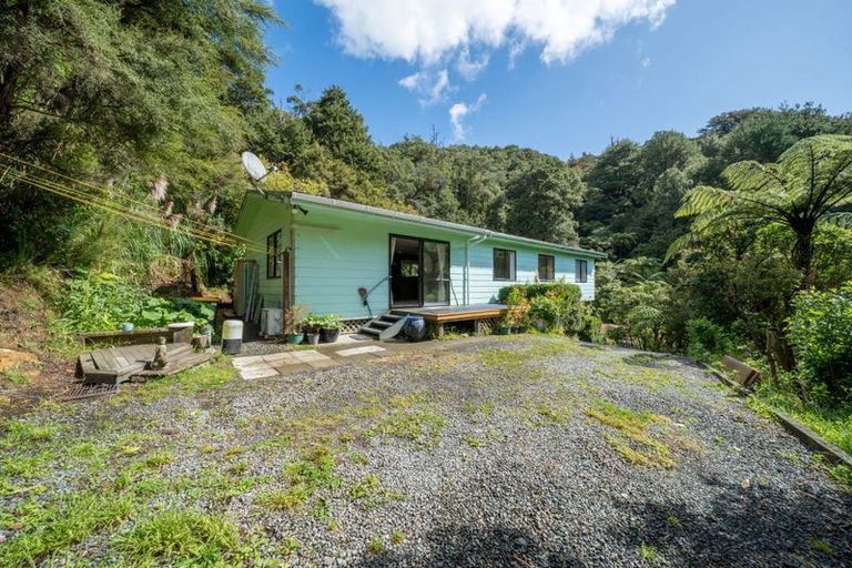 Photo of property in 44 Ngahere Street, Stokes Valley, Lower Hutt, 5019
