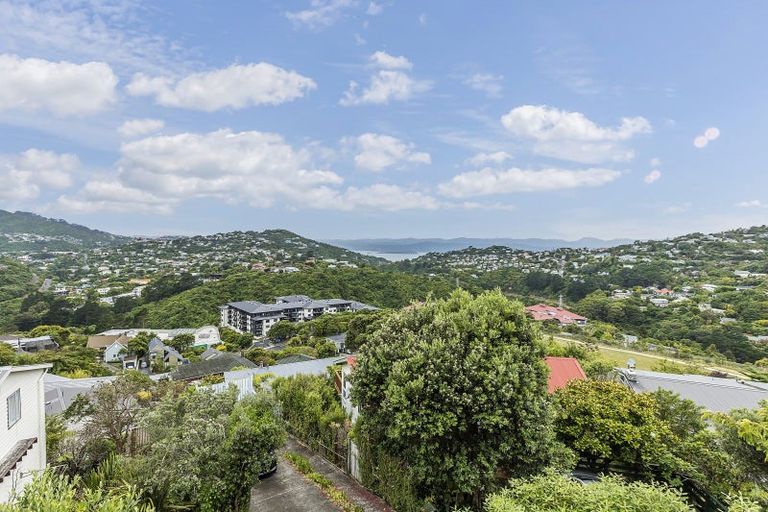 Photo of property in 51 Winston Street, Crofton Downs, Wellington, 6035