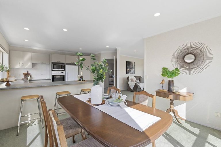 Photo of property in 15 Thistlewood Avenue, Hamilton East, Hamilton, 3216