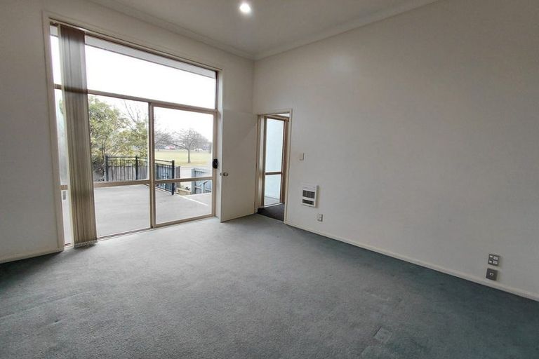 Photo of property in 10 Titirangi Crescent, Parklands, Christchurch, 8083
