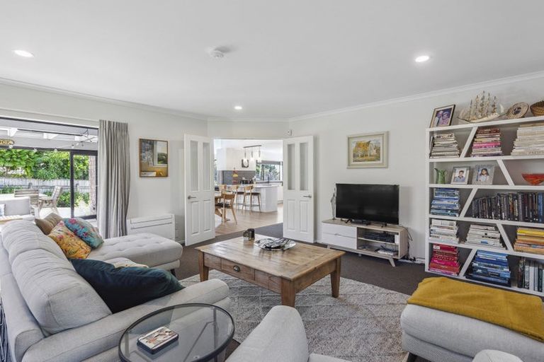 Photo of property in 41 Quadrant Heights, Paraparaumu, 5032