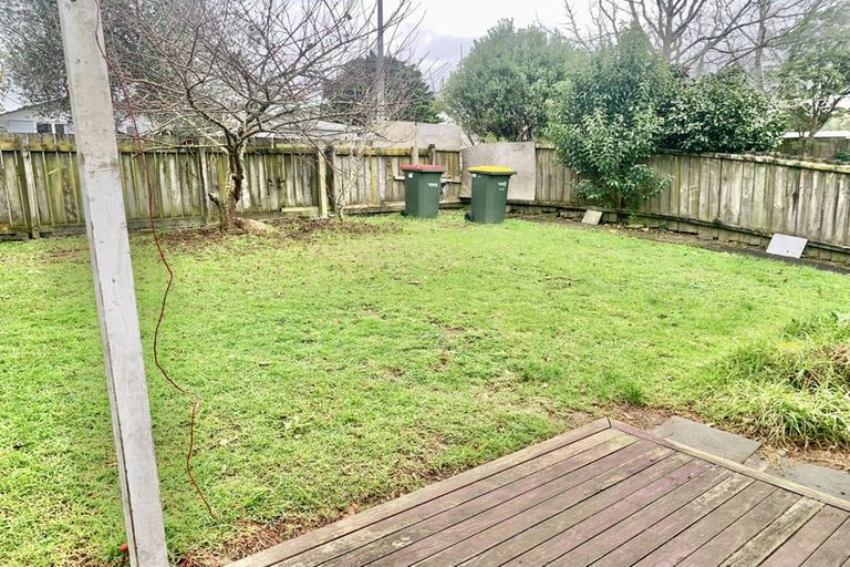 Photo of property in 21 Riverpark Crescent, Henderson, Auckland, 0610