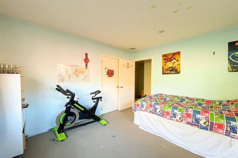 Photo of property in 60 Erlestoke Crescent, Churton Park, Wellington, 6037