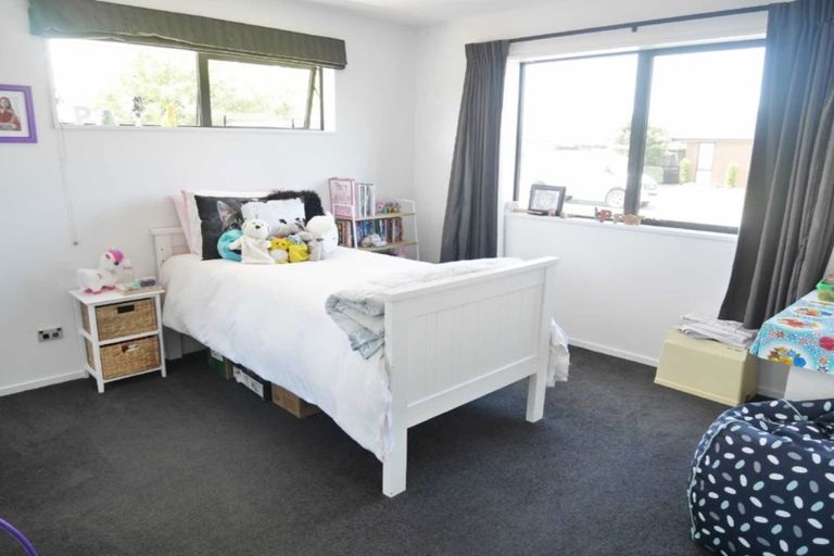 Photo of property in 9 Gosling Crescent, Halswell, Christchurch, 8025