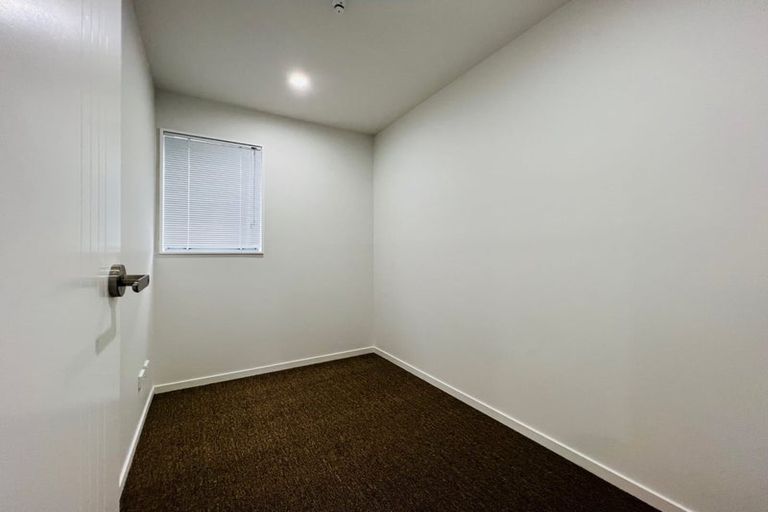 Photo of property in 11a Crestview Rise, Papakura, 2110