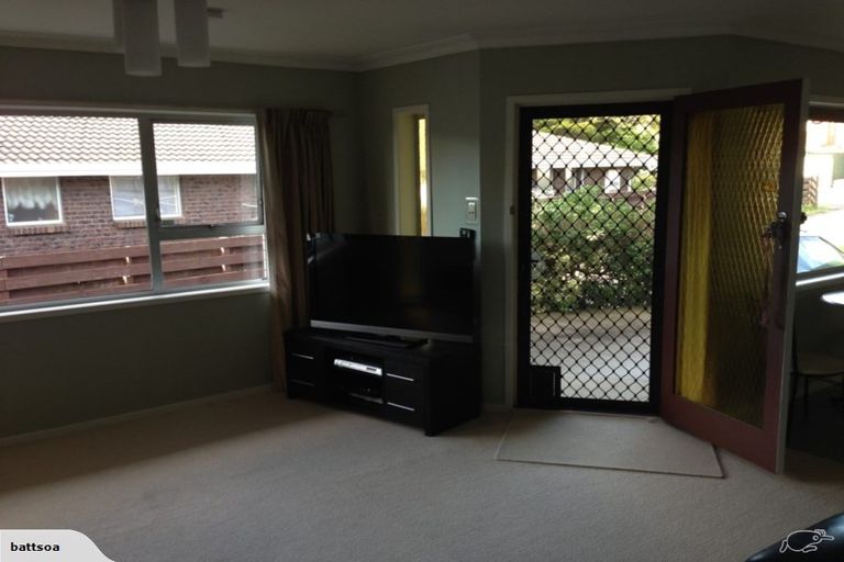 Photo of property in 2/105a Wallace Road, Papatoetoe, Auckland, 2025