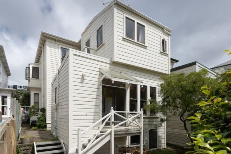 Photo of property in 6 Hobson Street, Thorndon, Wellington, 6011