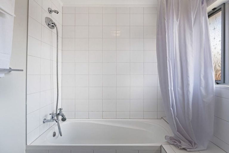 Photo of property in 2/23 Berwyn Avenue, Takanini, 2112