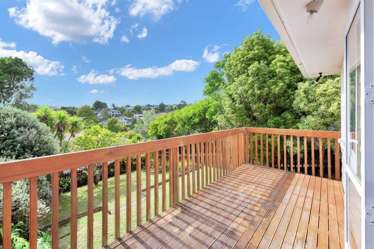 Photo of property in 50 Tamahere Drive, Glenfield, Auckland, 0629