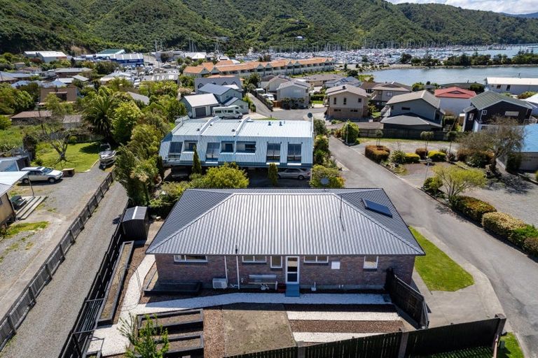 Photo of property in 289 Waikawa Road, Waikawa, Picton, 7220