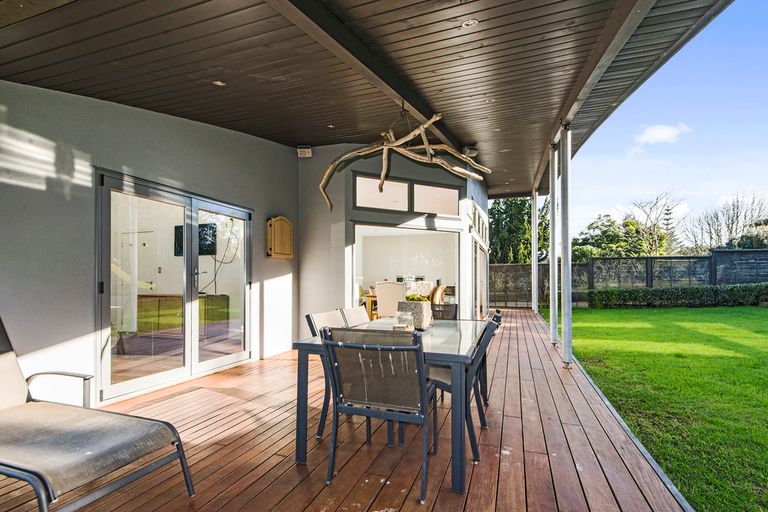 Photo of property in 6 Karioitahi Road, Waiuku, 2123