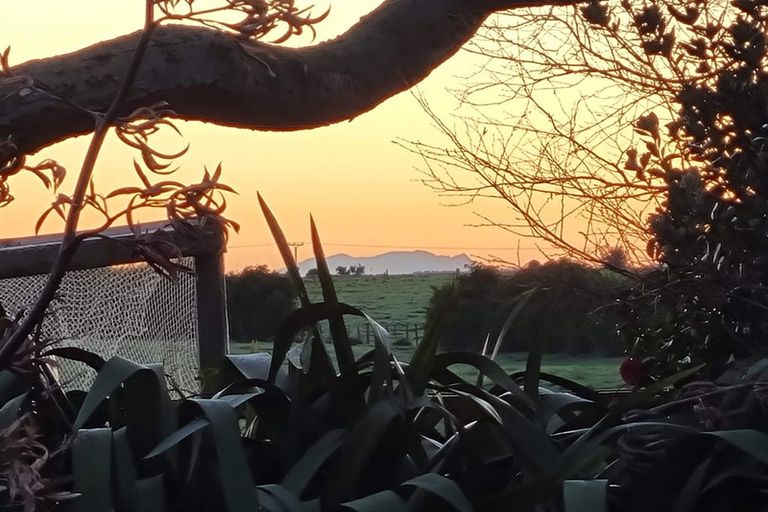 Photo of property in 150 Wirihana Road, Hawera, 4674