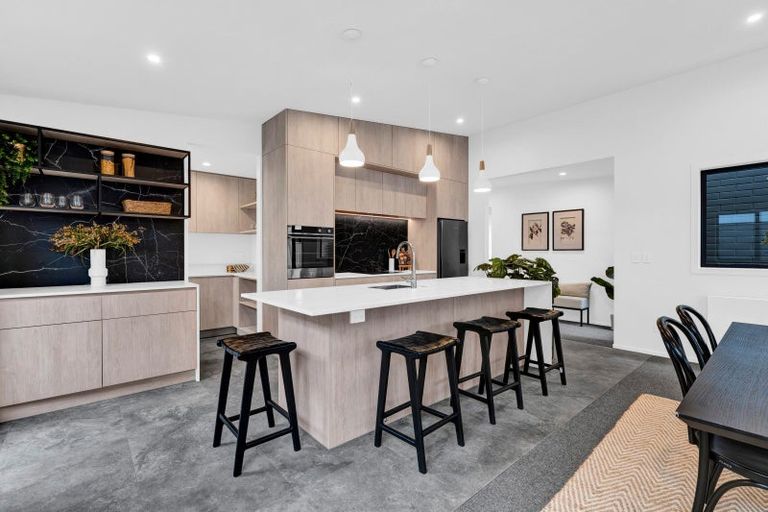 Photo of property in 7c Strandon Place, Strandon, New Plymouth, 4312