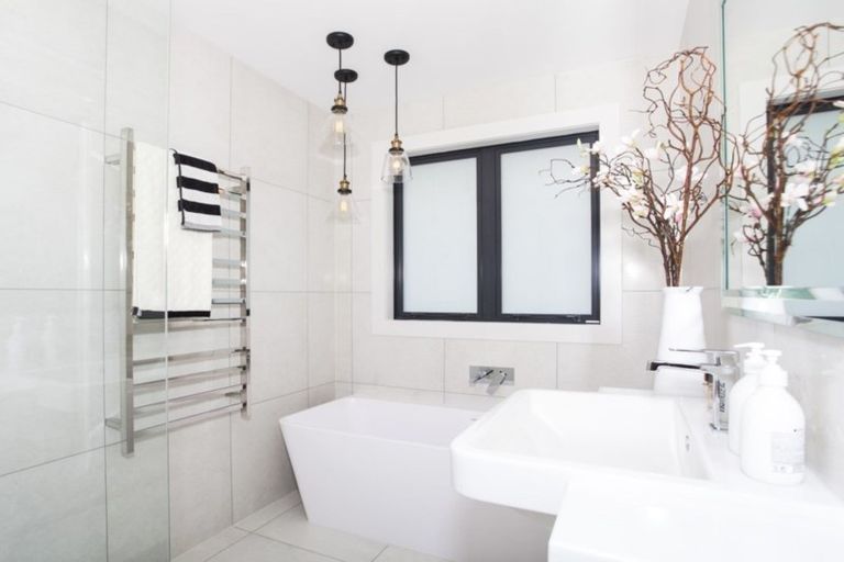 Photo of property in 11 Riverstone Grove, Hokowhitu, Palmerston North, 4410