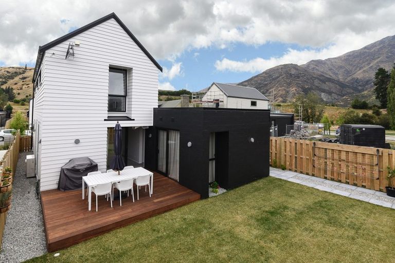 Photo of property in 10 Lorne Street, Lake Hayes, Queenstown, 9304