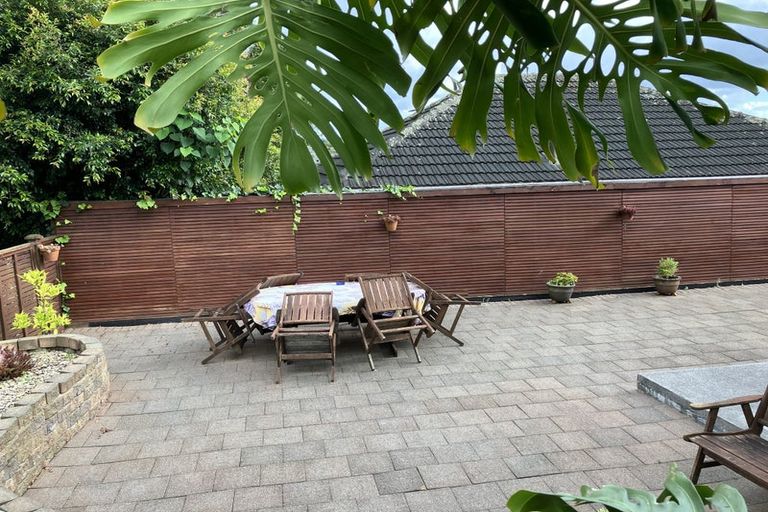 Photo of property in 1/85 Archers Road, Hillcrest, Auckland, 0629