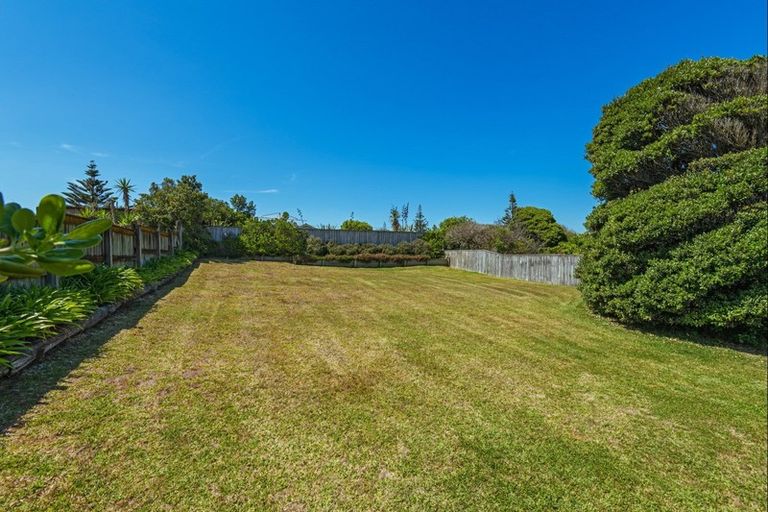 Photo of property in 56 Rua Avenue, Waitarere Beach, Levin, 5510