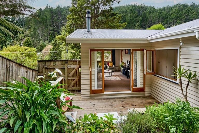 Photo of property in 24 Elmslie Road, Pinehaven, Upper Hutt, 5019