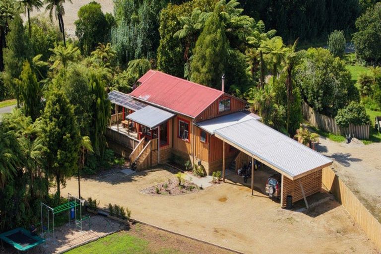 Photo of property in 240 Arapito Road, Karamea, 7893
