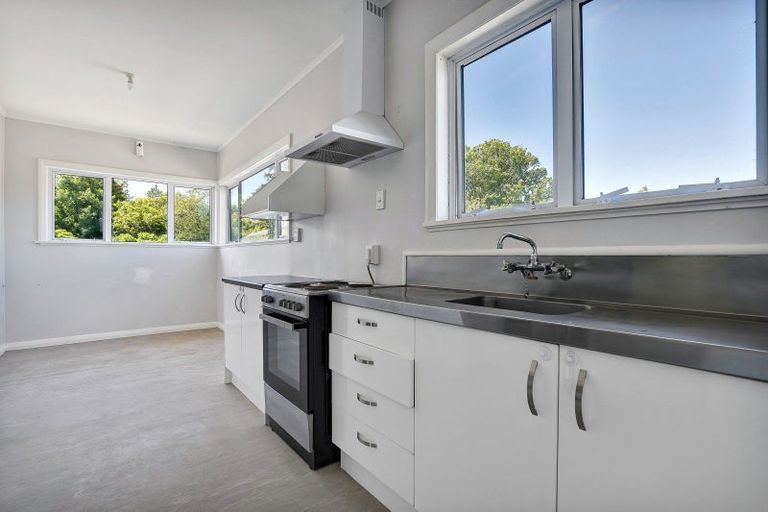 Photo of property in 28 Cornwall Street, Eltham, 4322