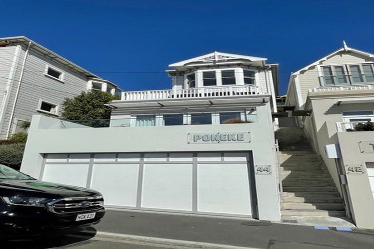 Photo of property in 44 Hawker Street, Mount Victoria, Wellington, 6011