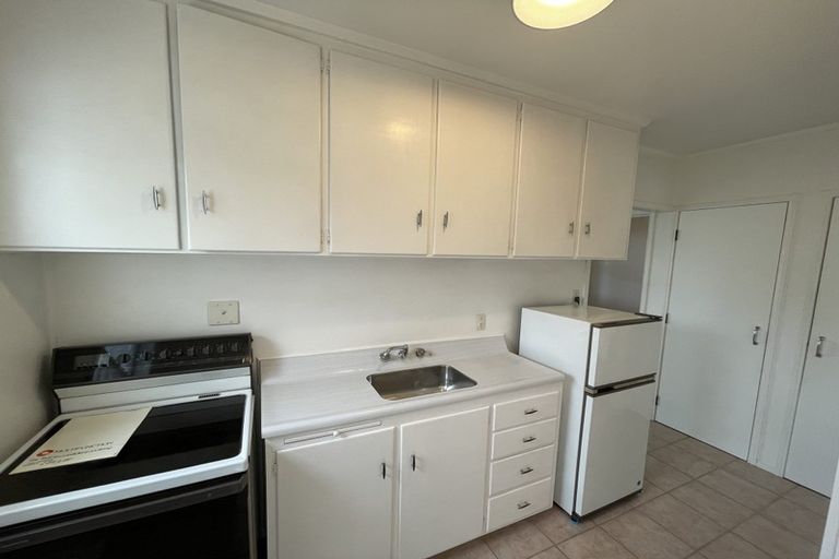 Photo of property in 89 Lynden Avenue, Hillcrest, Auckland, 0627