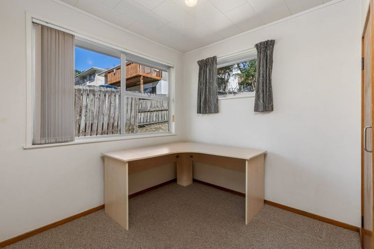 Photo of property in 3 Morriggia Place, Bayview, Auckland, 0629