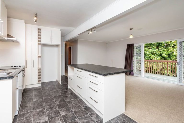 Photo of property in 29 Cron Avenue, Te Atatu South, Auckland, 0610