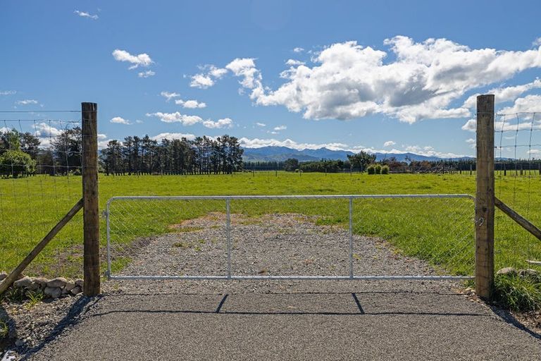 Photo of property in 231 Hughes Line, West Taratahi, Carterton, 5887