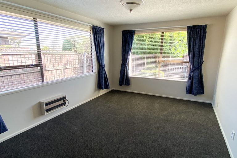 Photo of property in 1/58a Daniels Road, Redwood, Christchurch, 8051