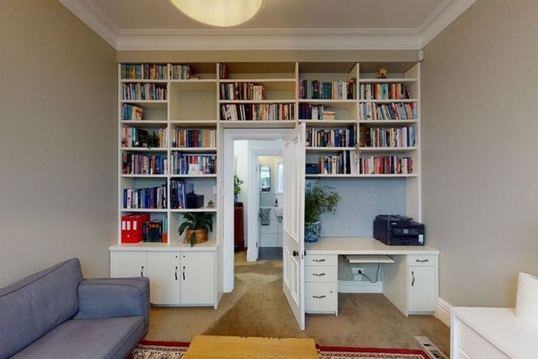 Photo of property in 37 Grove Road, Kelburn, Wellington, 6012