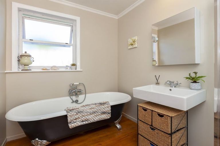 Photo of property in 4 Clarkes Crescent, Paekakariki, 5034