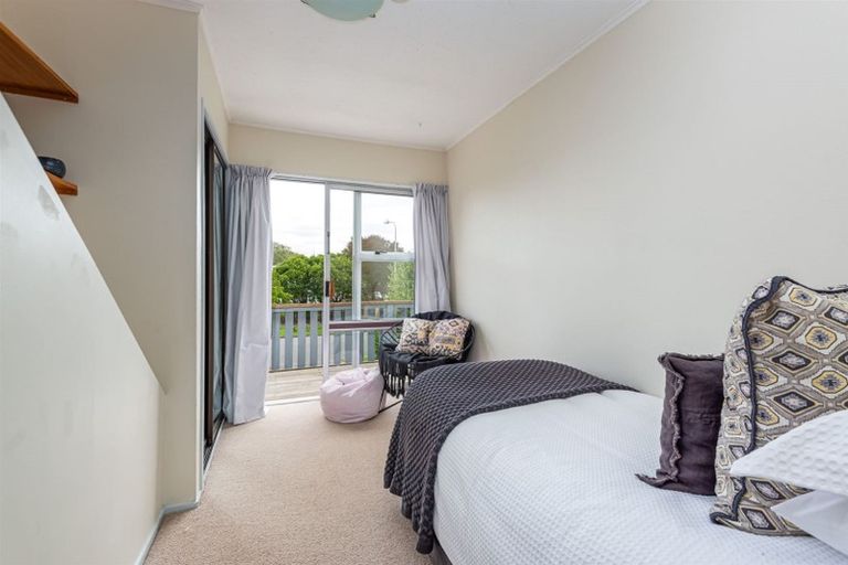 Photo of property in 6 Jenkins Avenue, Redwood, Christchurch, 8051