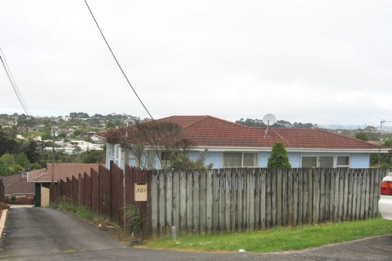 Photo of property in 2/301 Sunset Road, Sunnynook, Auckland, 0632