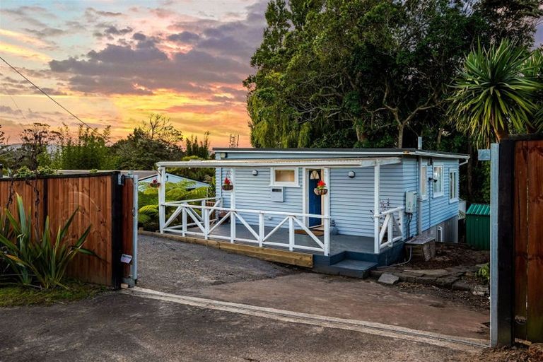 Photo of property in 1/9 Norman Road, Titirangi, Auckland, 0604