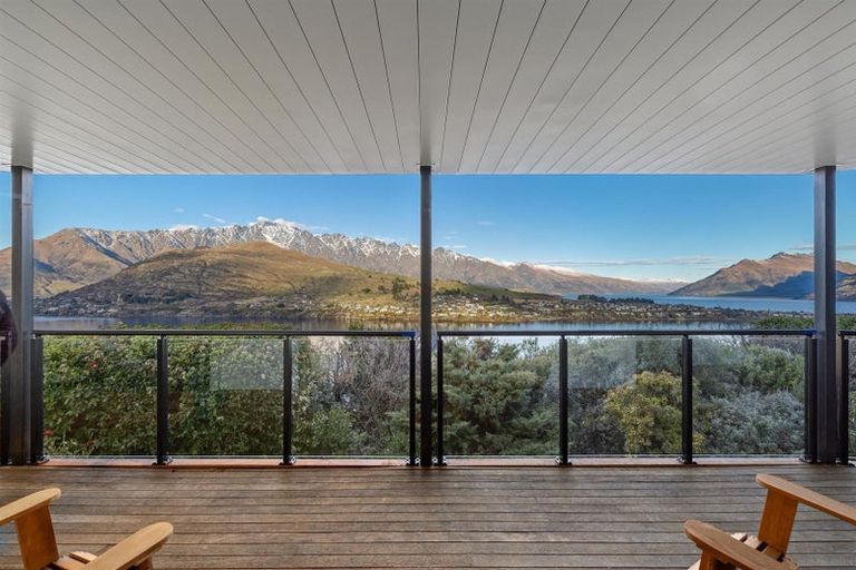 Photo of property in 7 Sunrise Lane, Queenstown, 9300