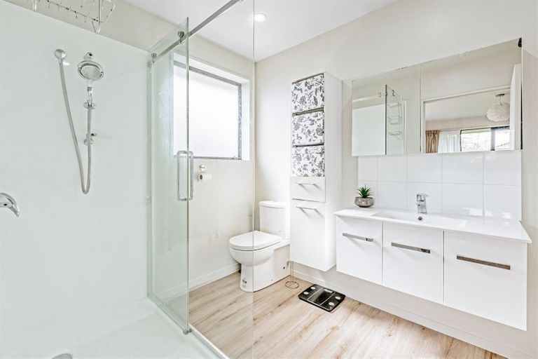 Photo of property in 3 Brockhall Lane, Avonhead, Christchurch, 8042