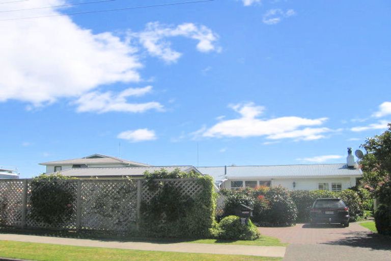 Photo of property in 23 Aubrey Crescent, Rainbow Point, Taupo, 3330