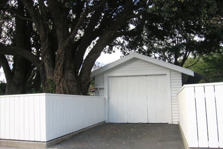 Photo of property in 6 Bloomfield Terrace, Hutt Central, Lower Hutt, 5010