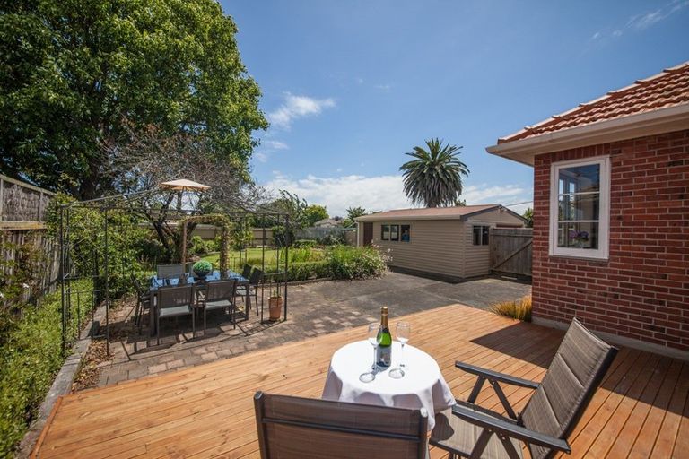 Photo of property in 54 Savage Crescent, West End, Palmerston North, 4412