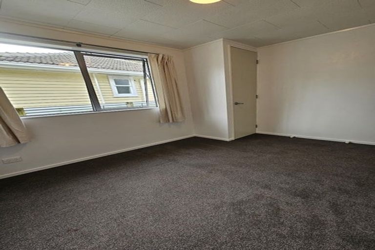 Photo of property in 71 Queenwood Road, Levin, 5510