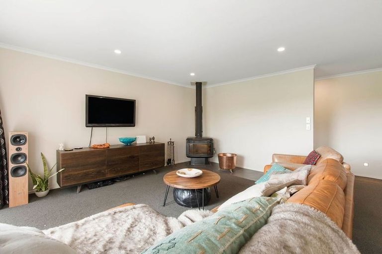 Photo of property in 24 Windmill Drive, Wainui, Silverdale, 0992