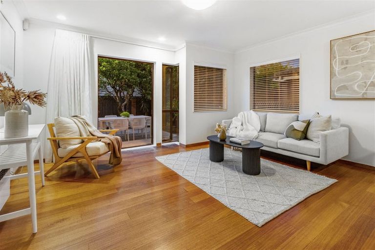 Photo of property in 44 Milford Road, Milford, Auckland, 0620