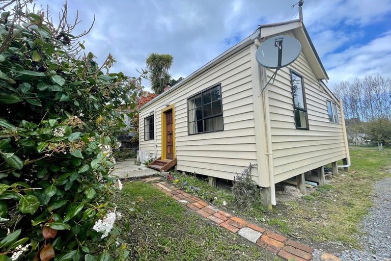 Photo of property in 22 Torquay Street, Kaitangata, 9210