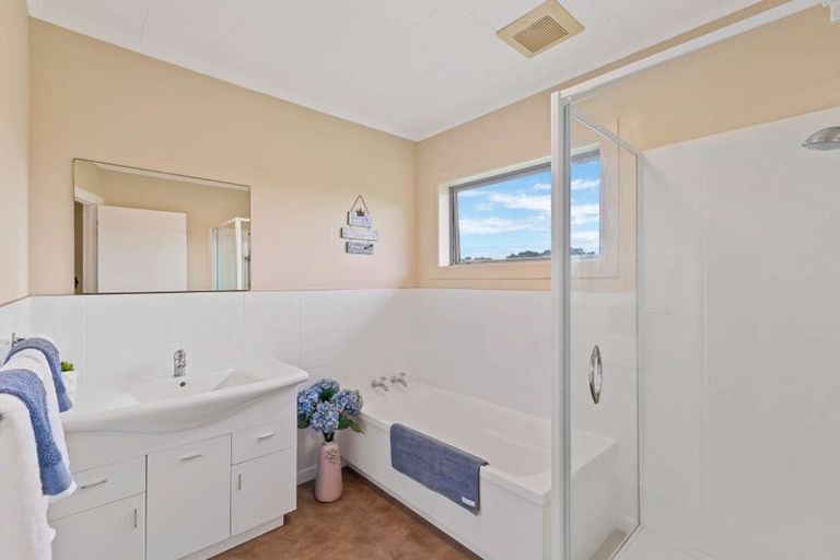 Photo of property in 5 Racecourse Road, Waiuku, 2123