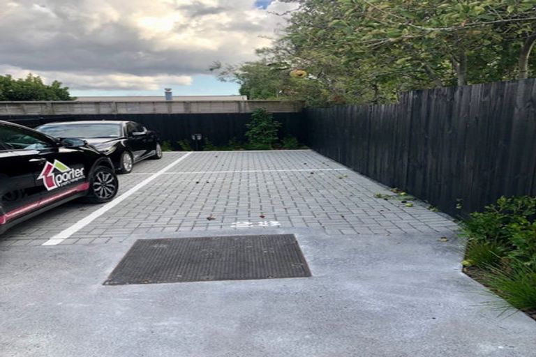 Photo of property in 2 Patariki Way, Beach Haven, Auckland, 0626